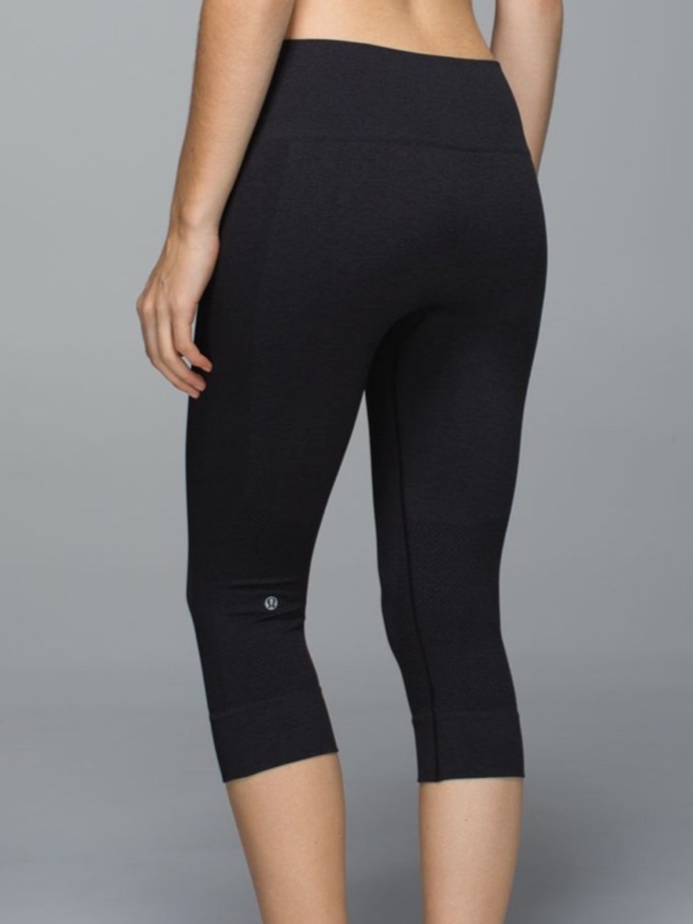 lululemon athletica Black Cropped Capri Leggings